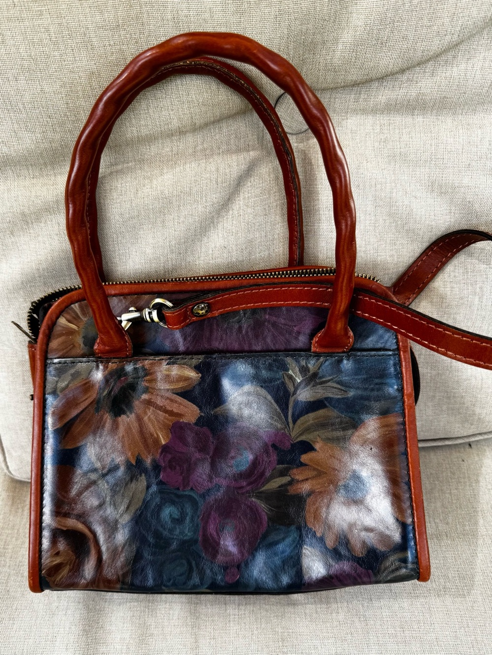 Patricia Nash Leather Purse PERUVIAN
Painting Collection - Picture 3 of 8